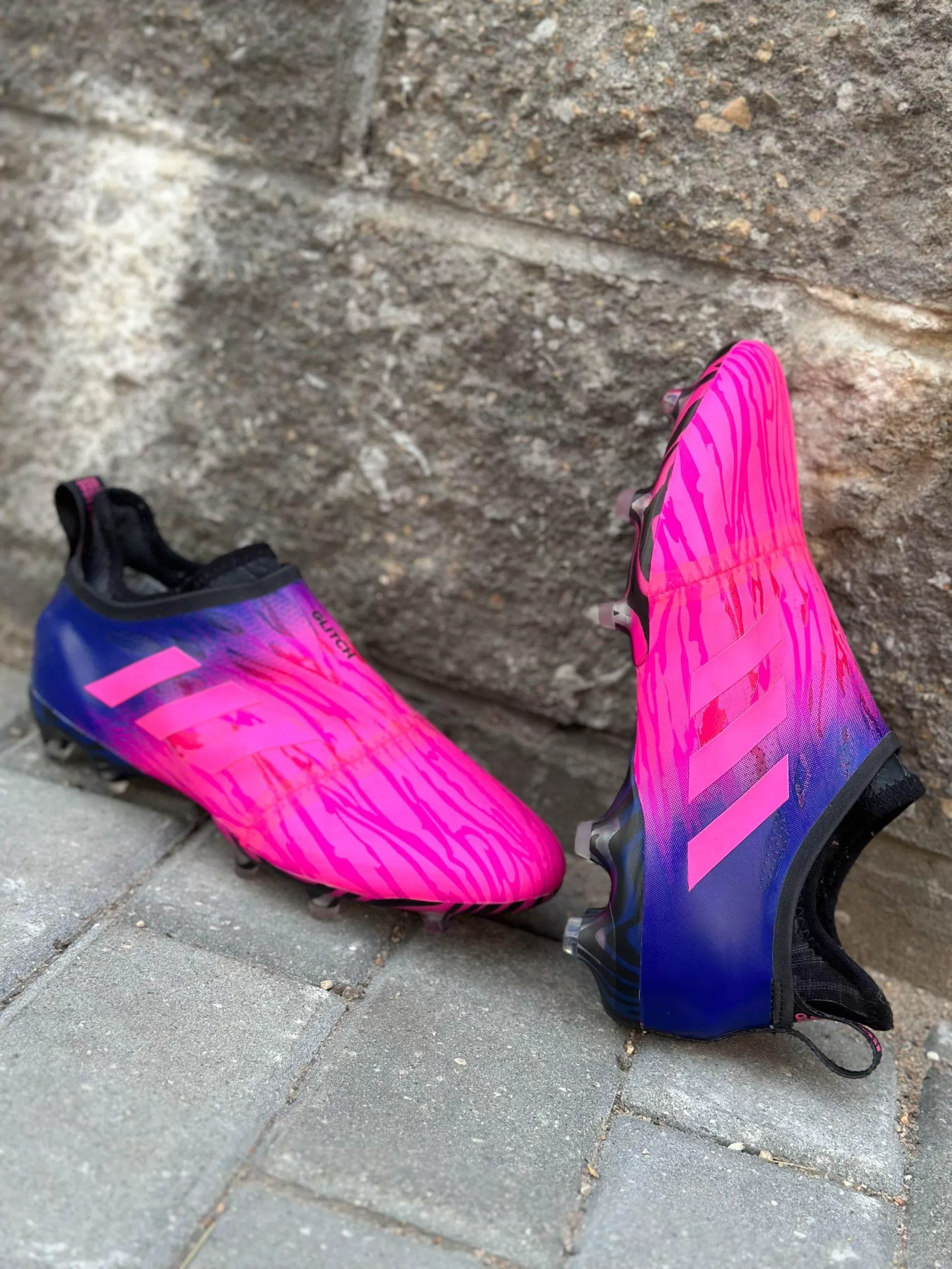 Adidas Glitch «Pyro Gas Skin»