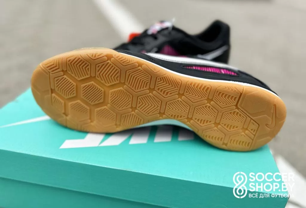 Nike SB GATO Supreme