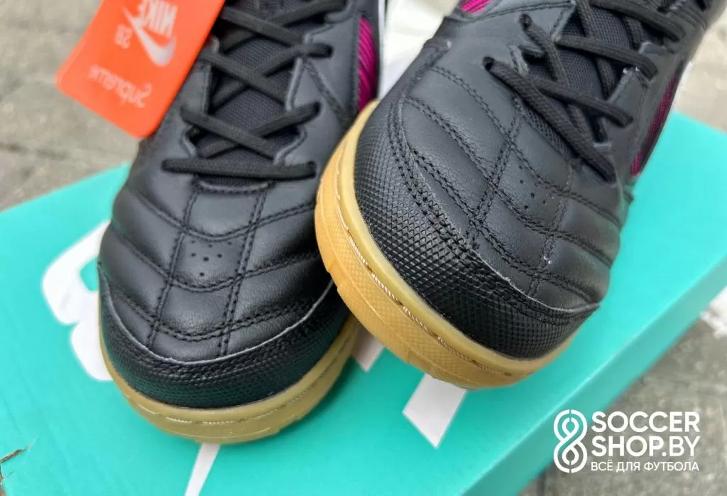 Nike SB GATO Supreme