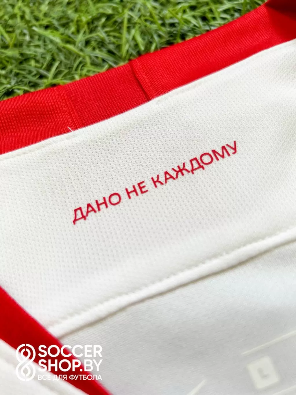 Футболка «Спартака» с автографами Аленичева, Титова, Тихонова