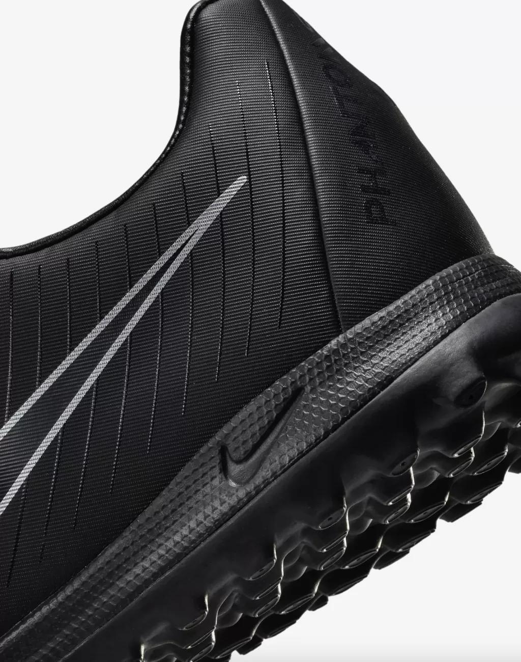 Шиповки Nike Phantom GX Academy TF