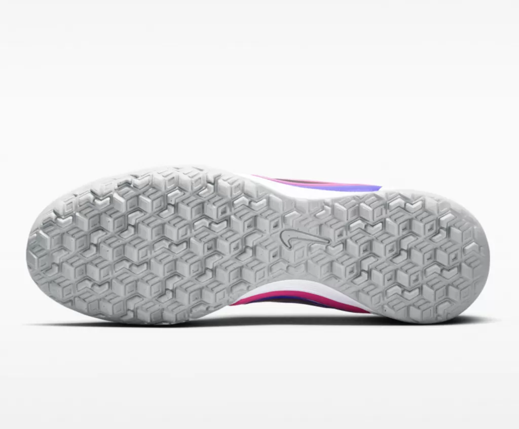 Шиповки профессиональные Nike Tiempo Ligera Pro TF
