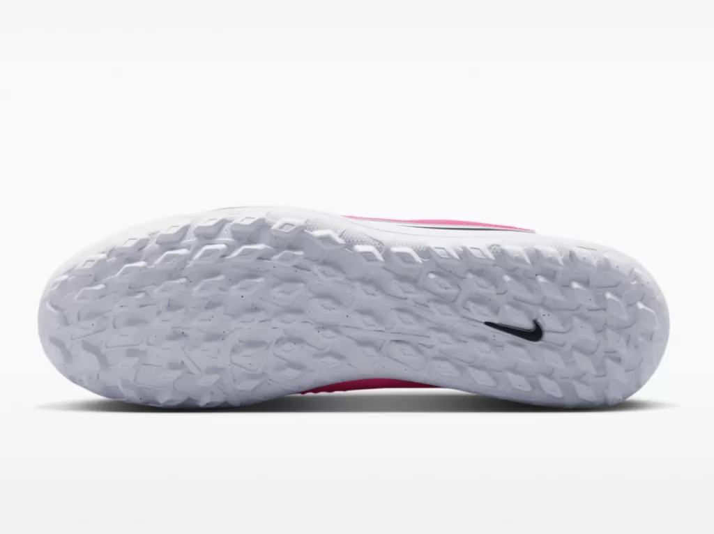 Шиповки Nike Phantom 6 Low Club TF