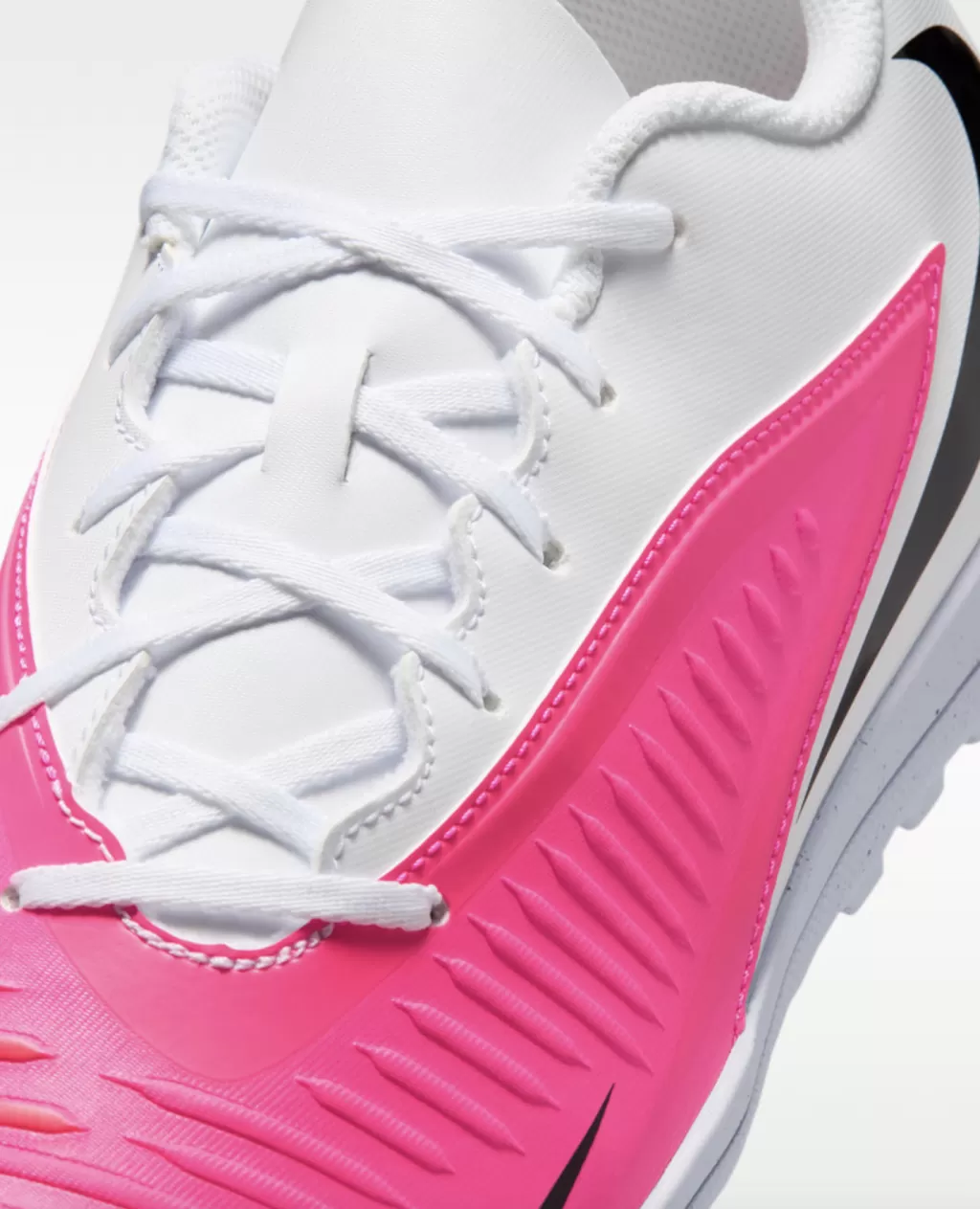 Шиповки Nike Phantom 6 Low Club TF