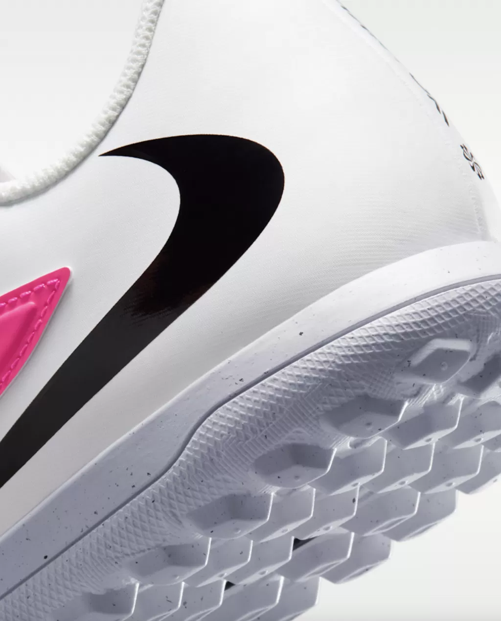 Шиповки Nike Phantom 6 Low Club TF