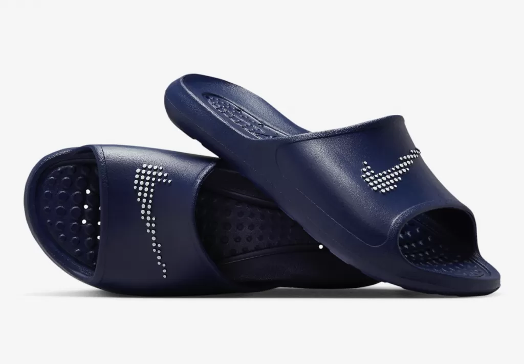 Сланцы Nike Victori One Slide