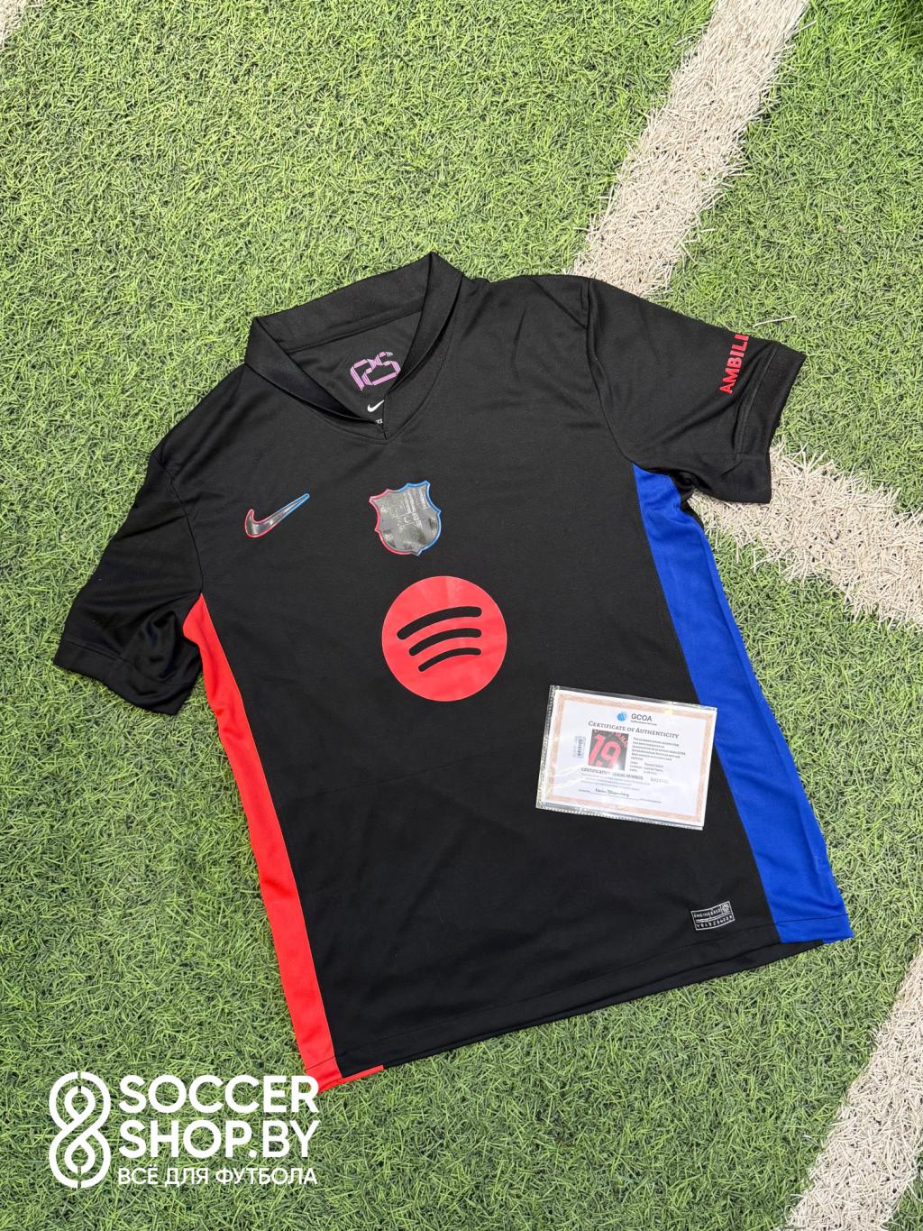 Футболка «Барселоны» с автографом Ламина Ямаля