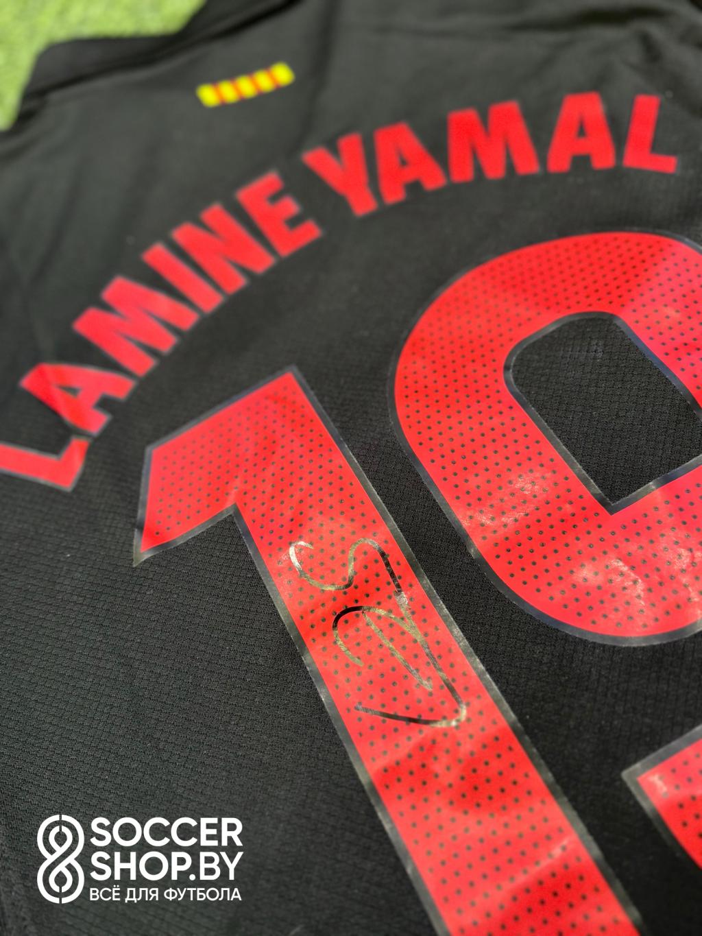 Футболка «Барселоны» с автографом Ламина Ямаля