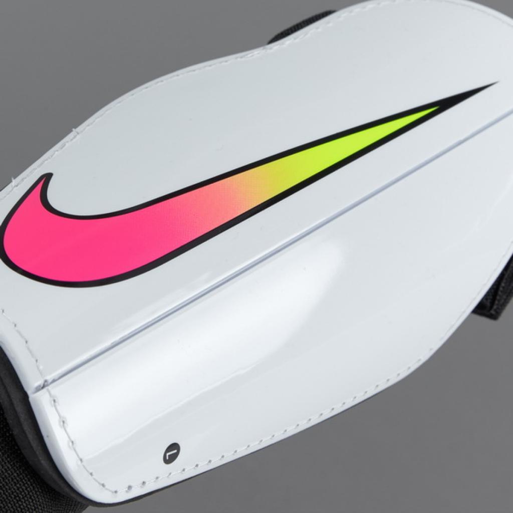 Nike Charge 2.0/щитки футбольные с защитой голеностопа