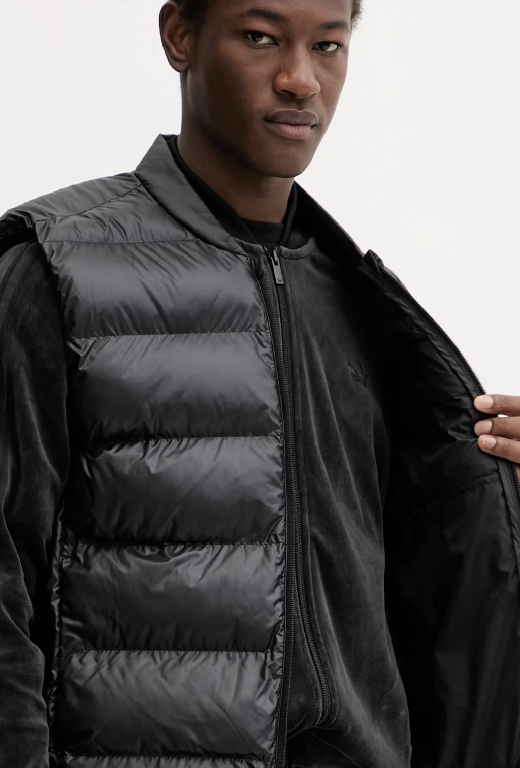 Жилетка Adidas Essentials Climawarm Down Puffer Vest