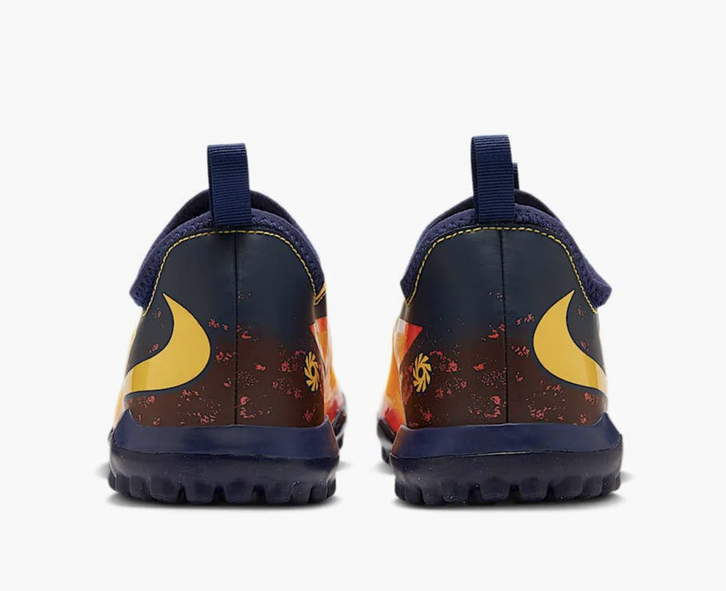 Шиповки детские Nike Phantom 6 Low Academy Erling Haaland JR TF