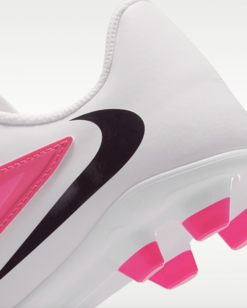 Бутсы детские Nike Phantom 6 Club JR FG