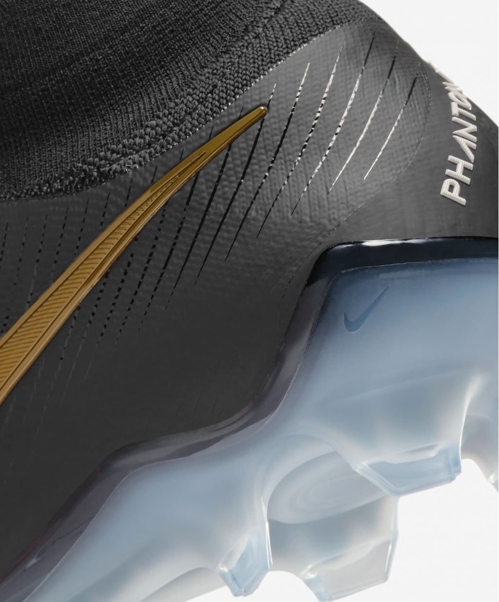 Бутсы профессиональные Nike Phantom Luna II Elite FG