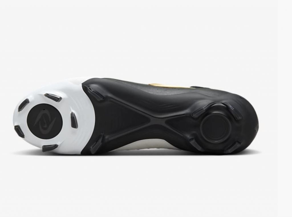 Бутсы полупрофессиональные Nike Phantom Luna 2 Pro FG