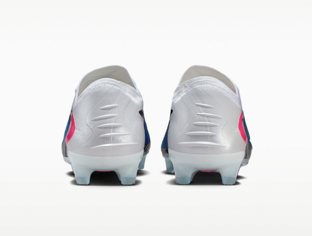 Бутсы профессиональные Nike Phantom 6 Low Elite FG