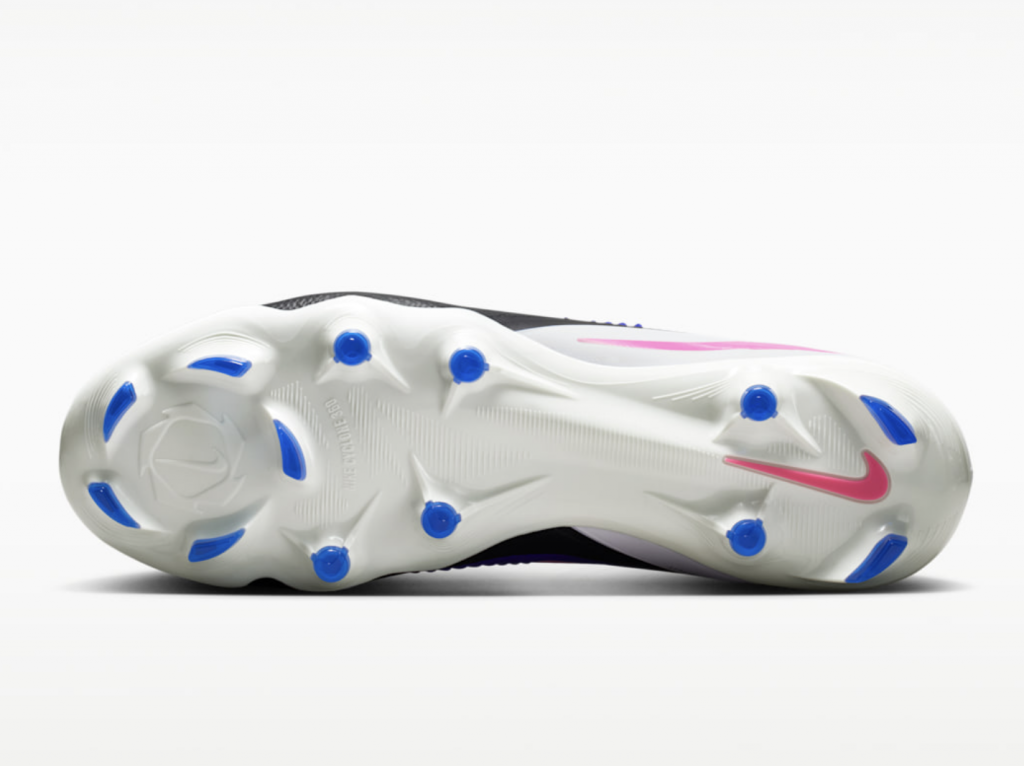 Бутсы полупрофессиональные Nike Phantom 6 Low Pro FG