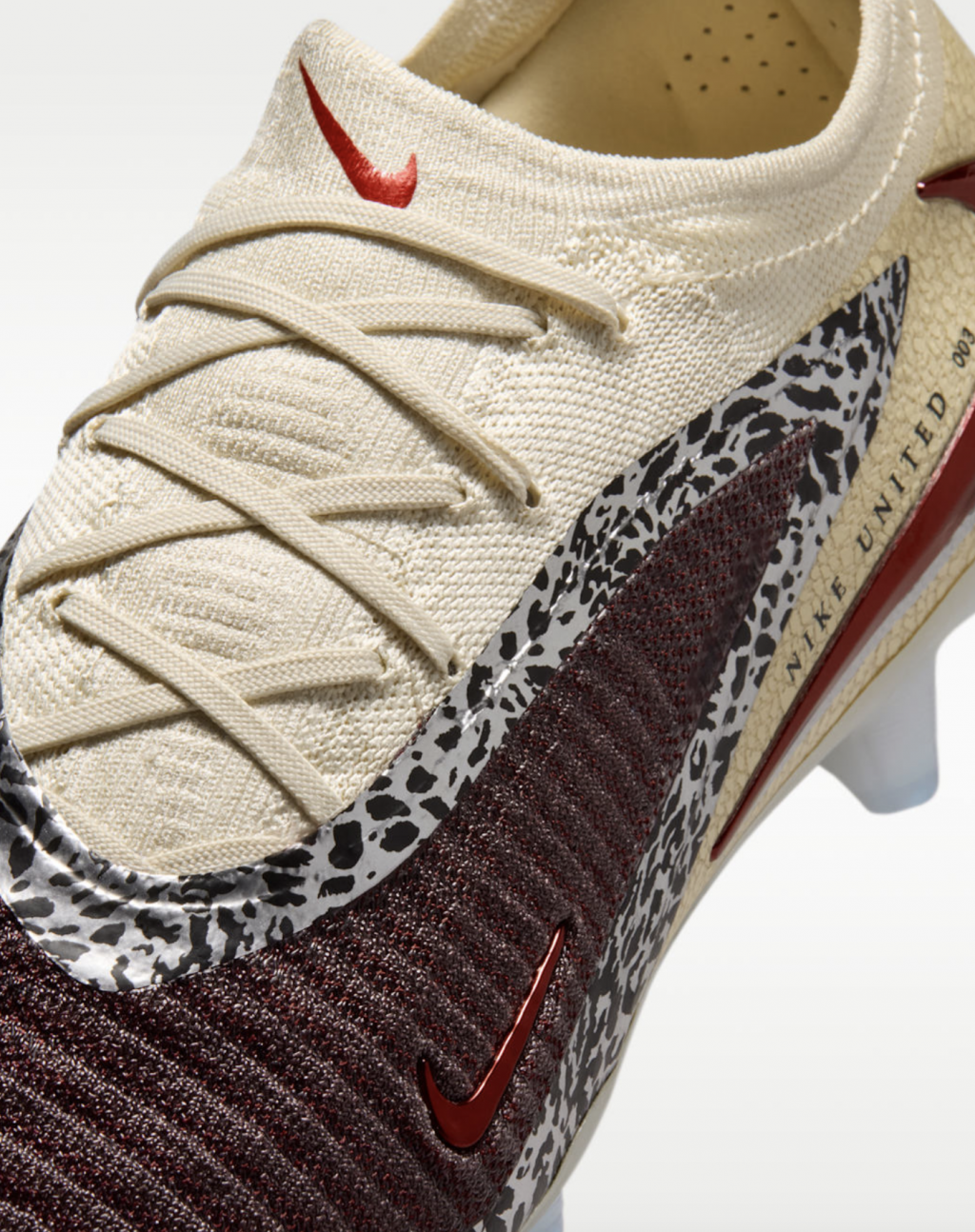 Бутсы профессиональные Nike Phantom 6 Low NU3 Elite FG