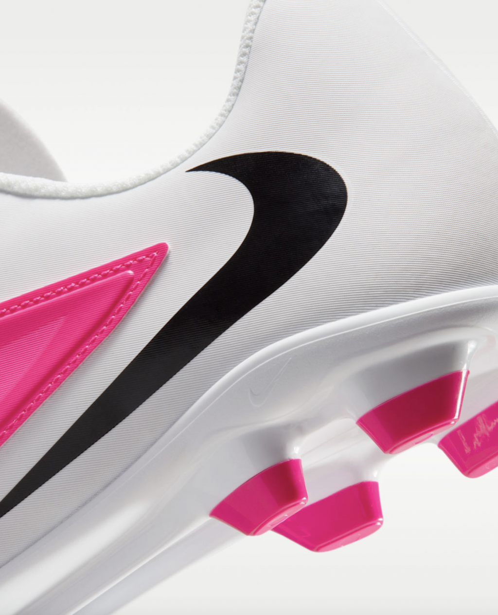 Бутсы Nike Phantom 6 Low Club FG