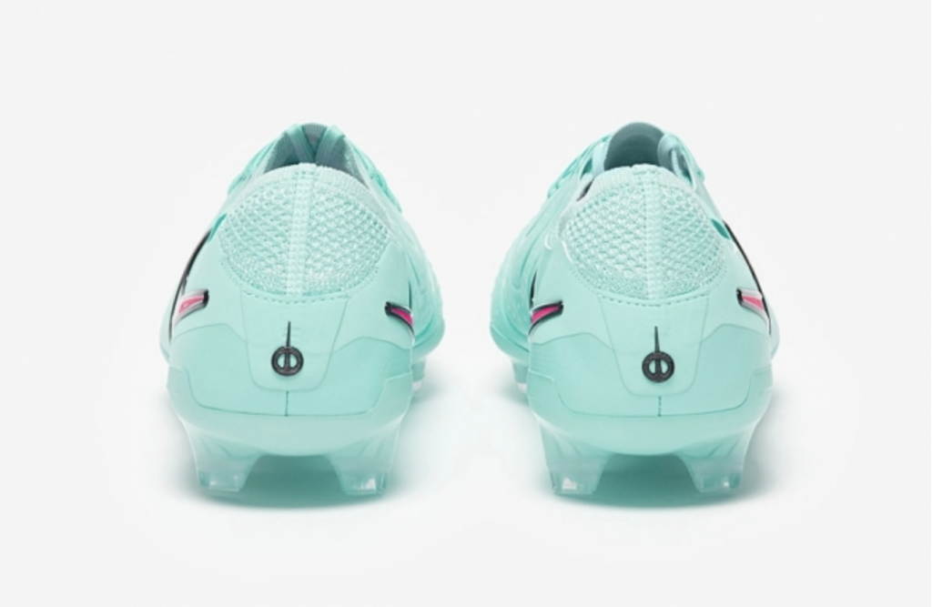 Бутсы профессиональные Nike Tiempo Legend 10 Elite FG