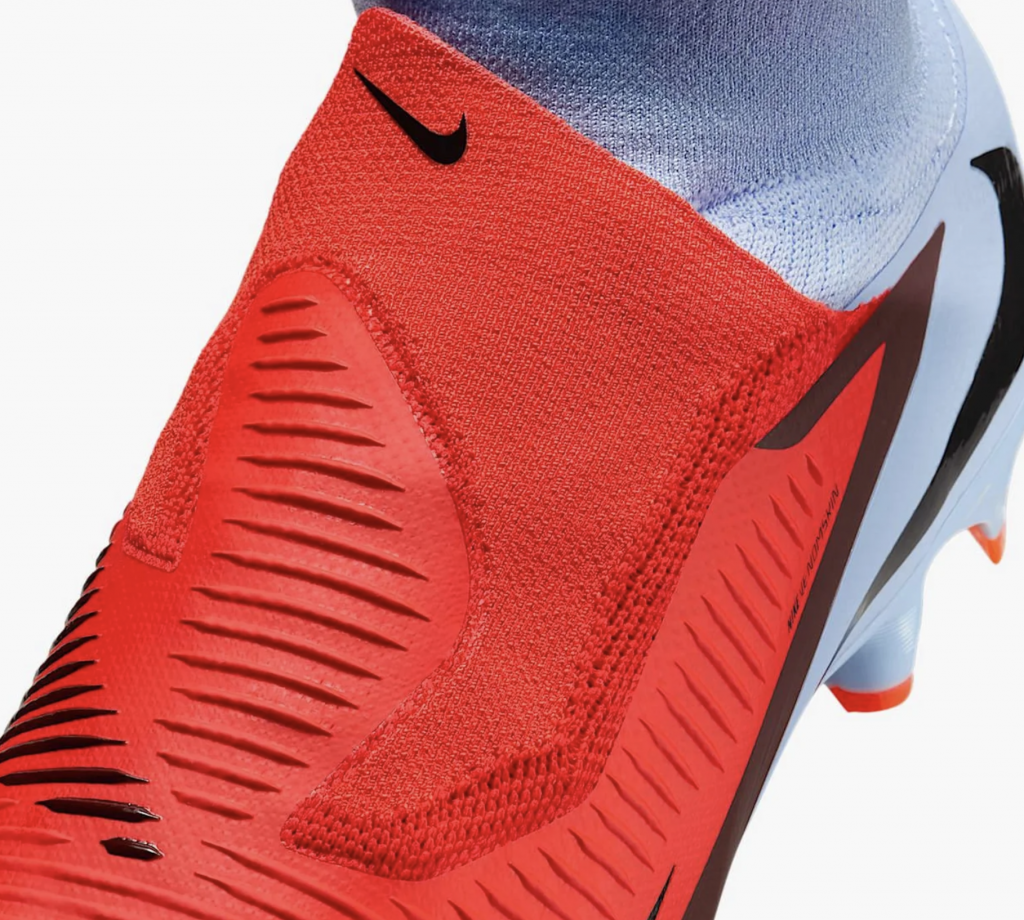 Бутсы полупрофессиональные Nike Phantom 6 High Pro FG