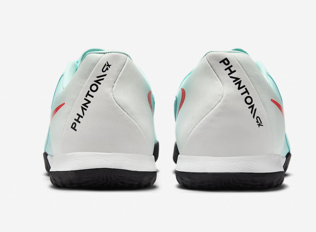 Футзалки Nike Phantom GX II Academy Indoor