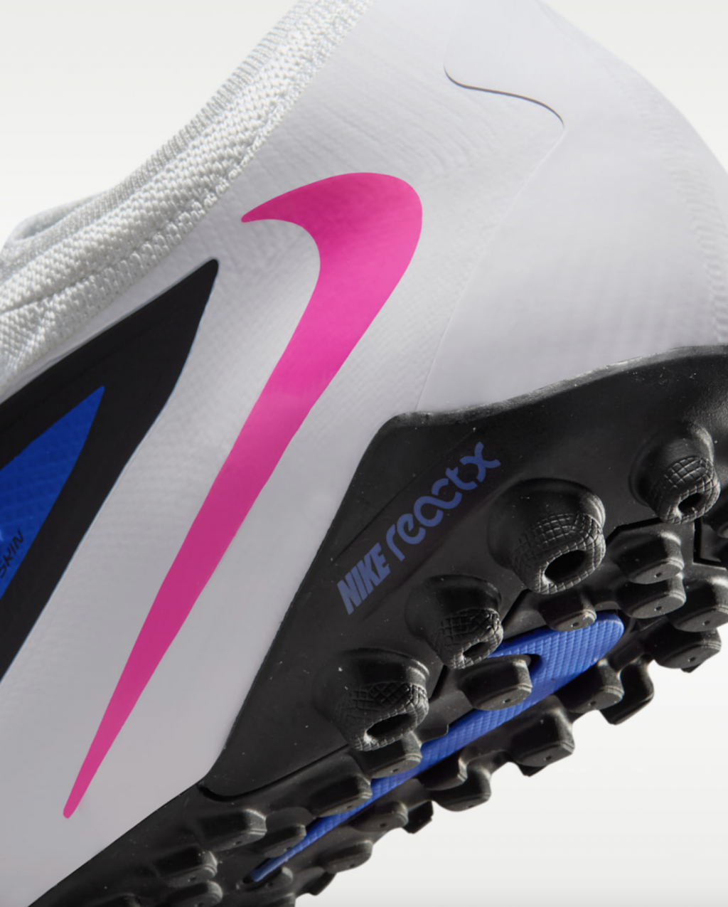 Шиповки профессиональные Nike Phantom 6 Low Pro TF