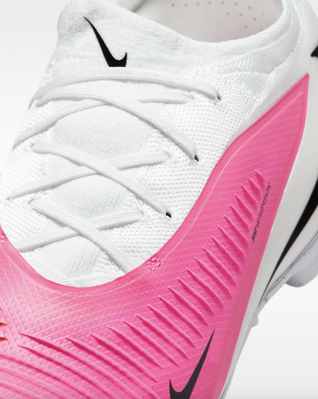 Шиповки профессиональные Nike Phantom 6 Low Pro TF