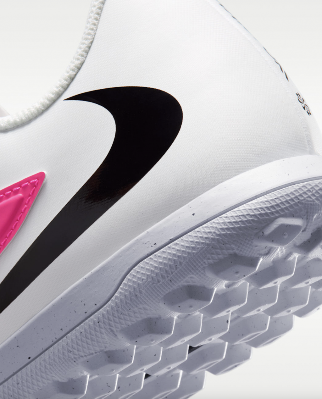 Шиповки Nike Phantom 6 Low Club TF