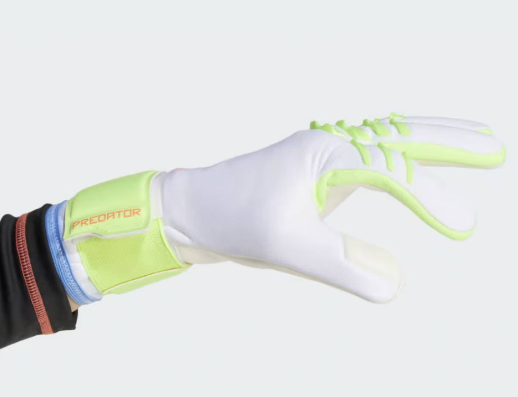 Перчатки вратарские Adidas Predator League GK Gloves