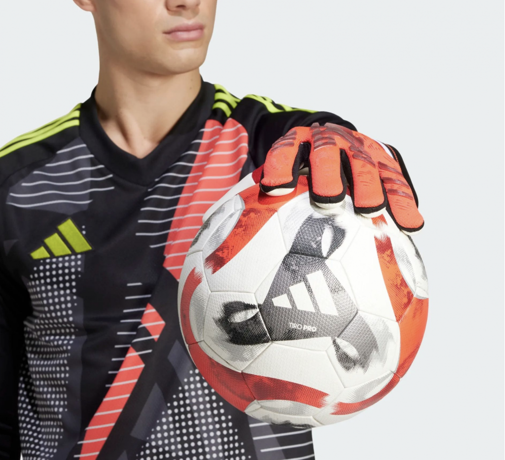 Перчатки вратарские профессиональные Adidas Predator Pro GK Gloves