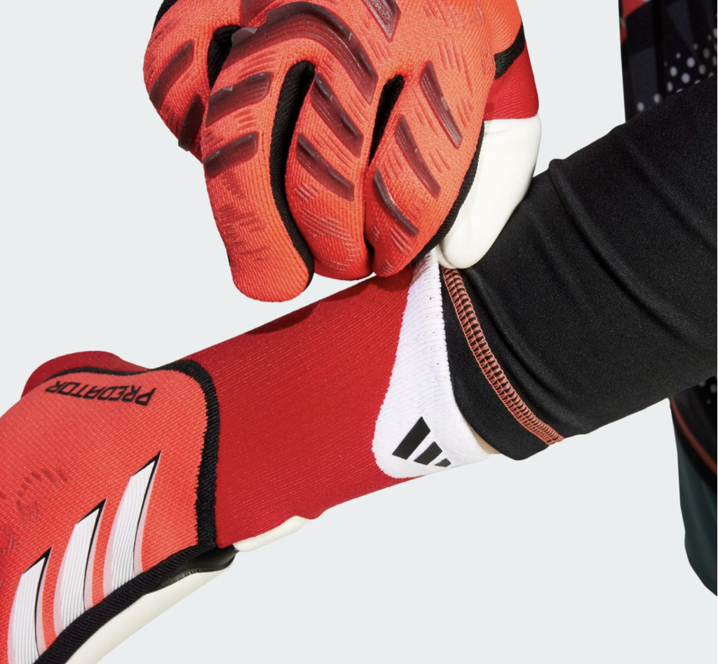 Перчатки вратарские профессиональные Adidas Predator Pro GK Gloves