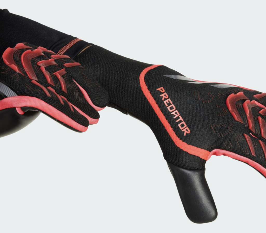 Перчатки вратарские профессиональные Adidas Predator Pro GK Gloves