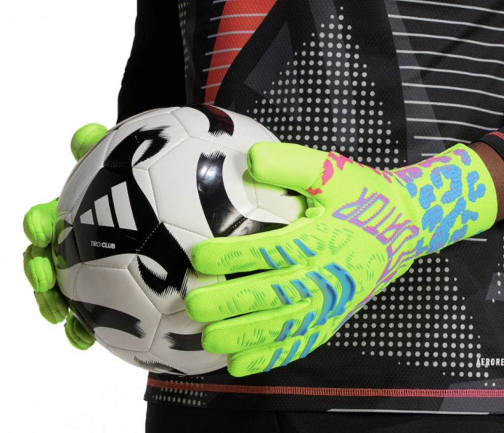 Перчатки вратарские профессиональные Adidas Predator Pro GK Gloves