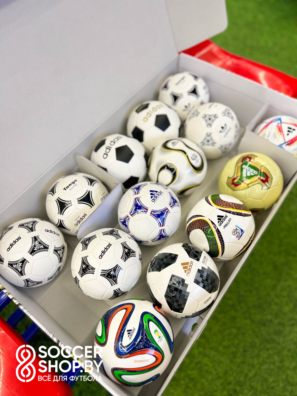 Сет сувенирных мячей Adidas с чемпионатов мира 