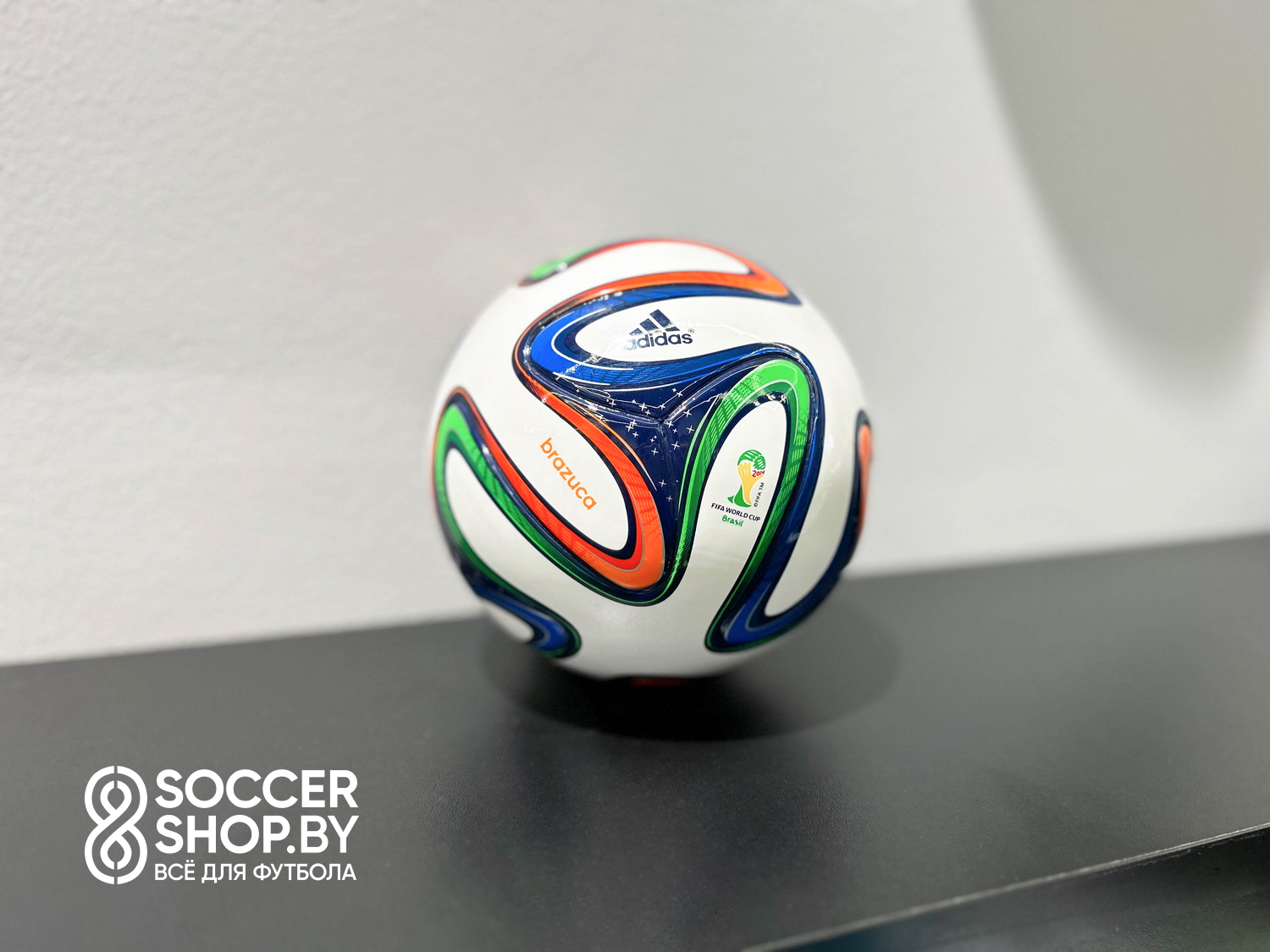 Сет сувенирных мячей Adidas с чемпионатов мира - музей Soccershop